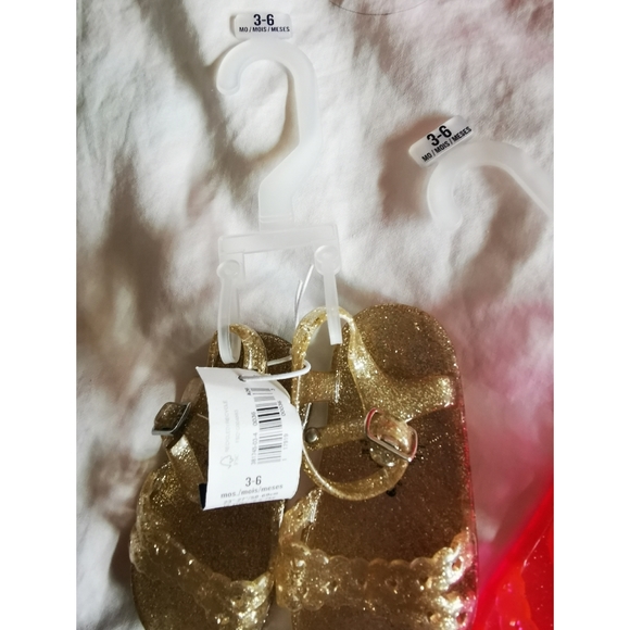 Two pairs old navy baby girl sandals - Picture 3 of 7